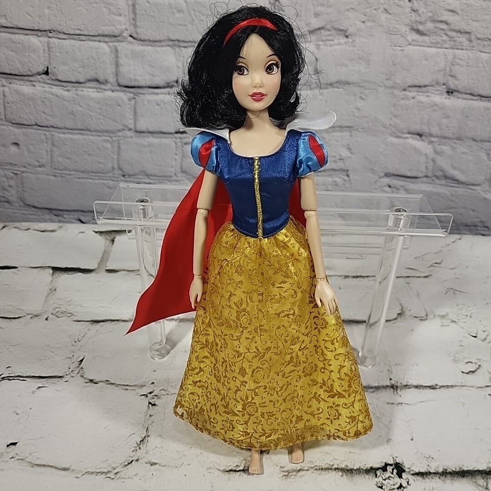 Disney Princess Snow White 11" Fashion Doll Original‎ Outfit Disney Store
